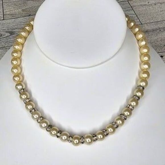 Crown Trifari Ivory Faux Pearl Choker Necklace 925 Sterling Foldover Clasp 15"L - Picture 7 of 8